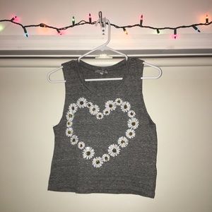 Charlotte Russe Daisy Heart Crop Tee